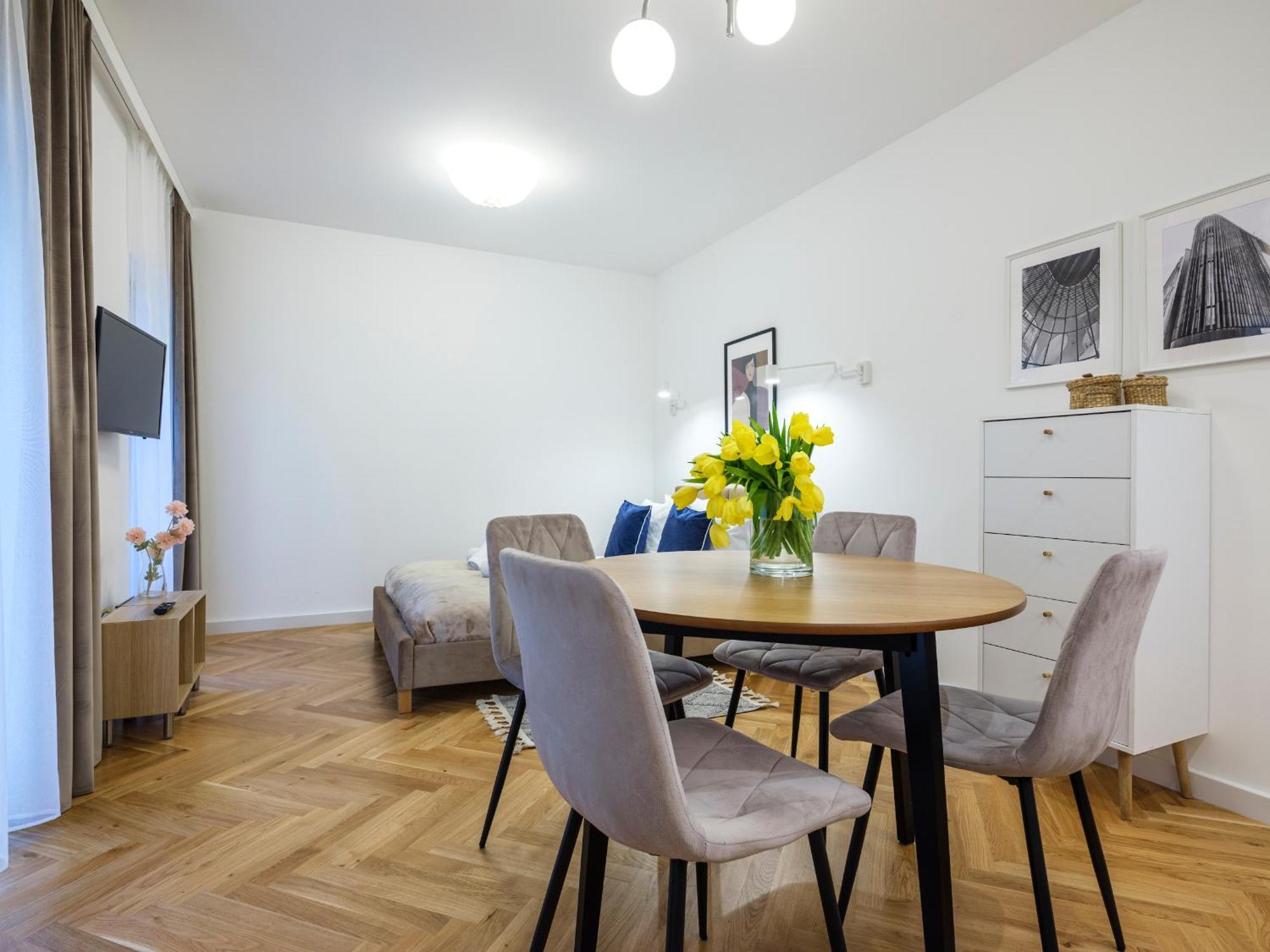 Tyzenhauz Suites Topolowa Krakow Dış mekan fotoğraf